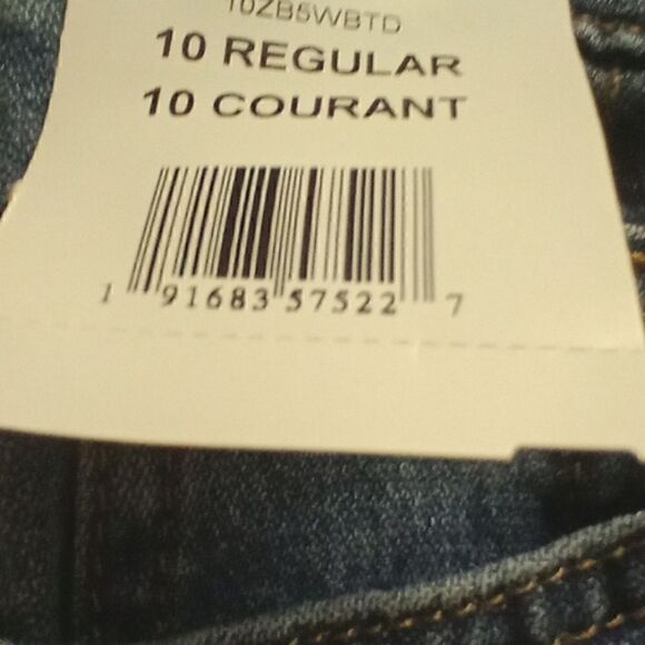 Wrangler Classic Straight Size 10 Regular Boys Blue Jeans NWT Young boys - Picture 4 of 4